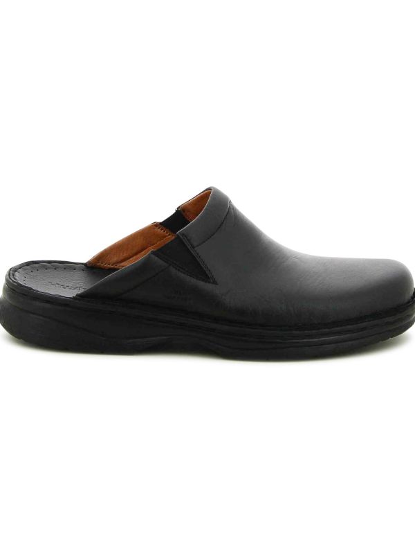 כפכפים סגורים בצבע חום