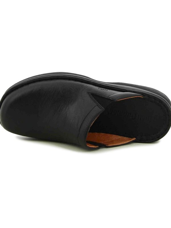 כפכפים סגורים בצבע חום