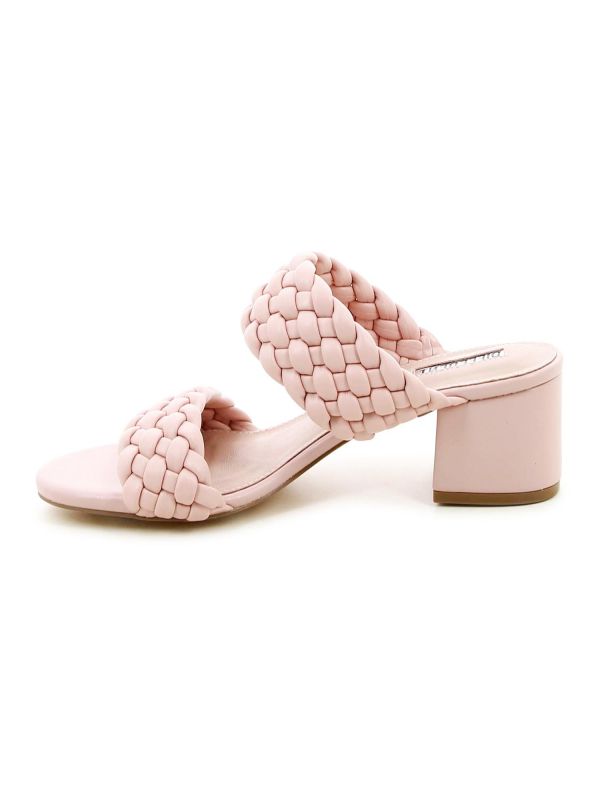 כפכפי עקב במראה צמה