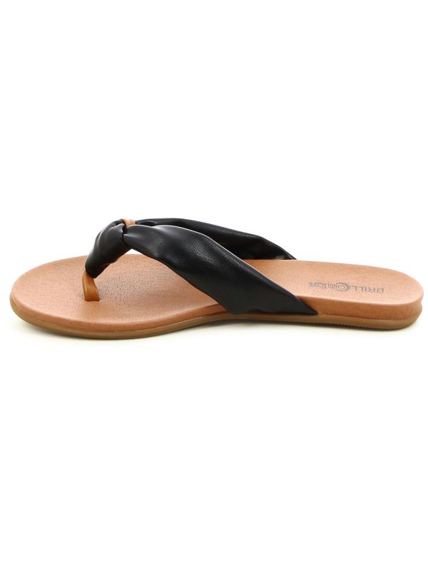 כפכפי אצבע שטוחים וקז’ואליים