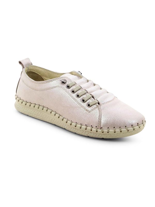 נעלי סניקרס קלאסיות