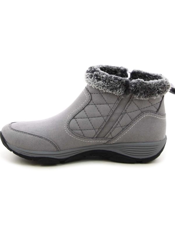 מגפונים ספורטיביים עם פרווה לנשים