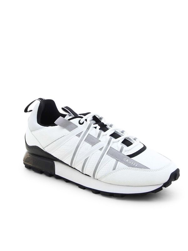 נעלי ספורט עם פסים