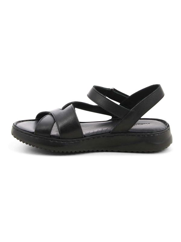 סנדלים קז’ואליים עם רצועות מוצלבות לנשים