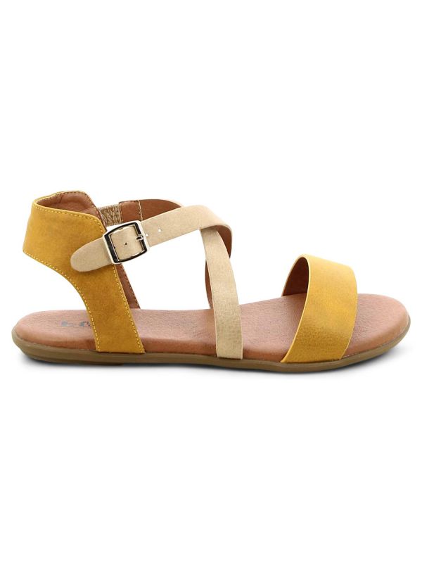 סנדלים שטוחים אופנתיים לנשים