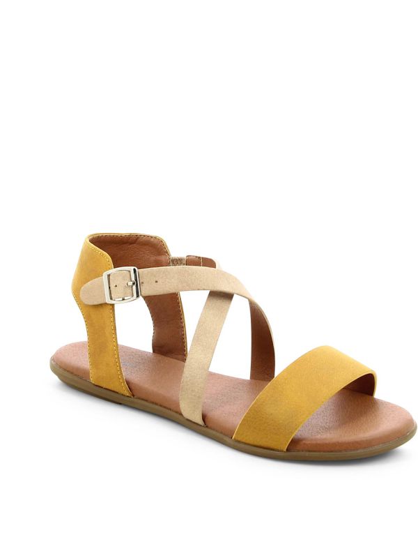 סנדלים שטוחים אופנתיים לנשים