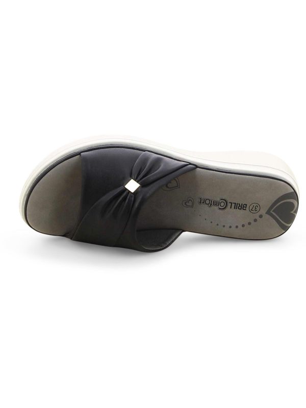 כפכפים עם רצועה מעוצבת