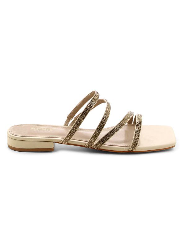 כפכפים עם רצועות נוצצות