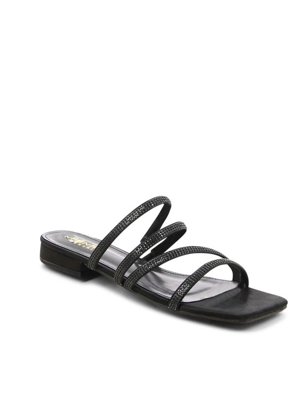 כפכפים עם רצועות נוצצות