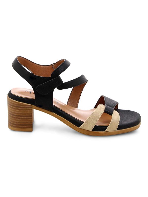 סנדלי עקב אלגנטיים עם רצועות