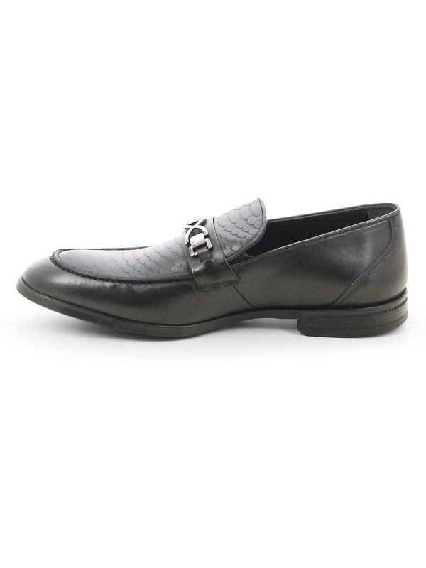 נעלי מוקסין עם שרשרת לגברים