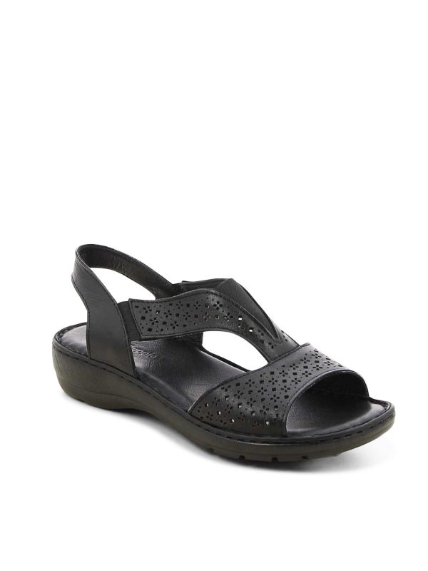 סנדלים עם עיטורים