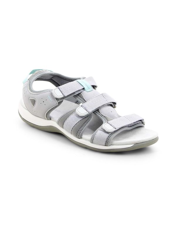 סנדלי טיולים אופנתיים