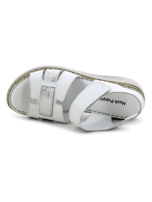 סנדלים מעוצבים עם רצועה נוצצת