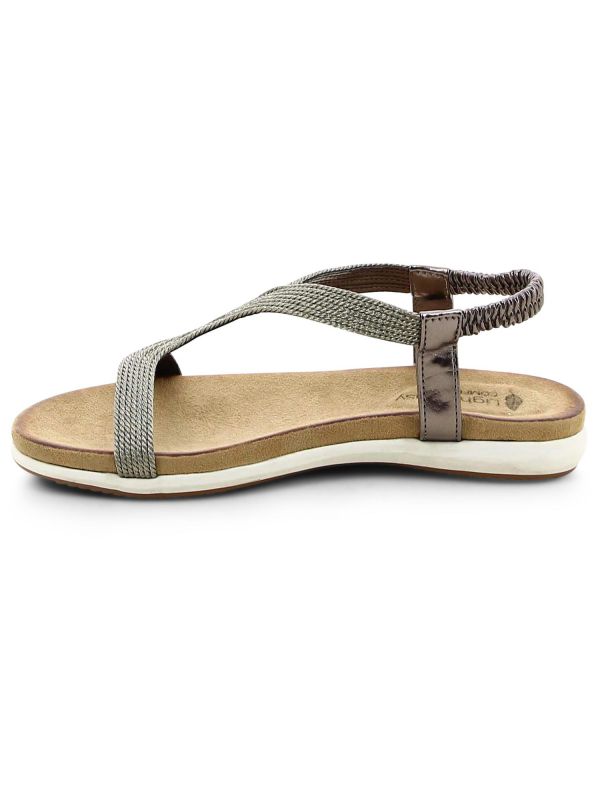 סנדלים מעוצבים