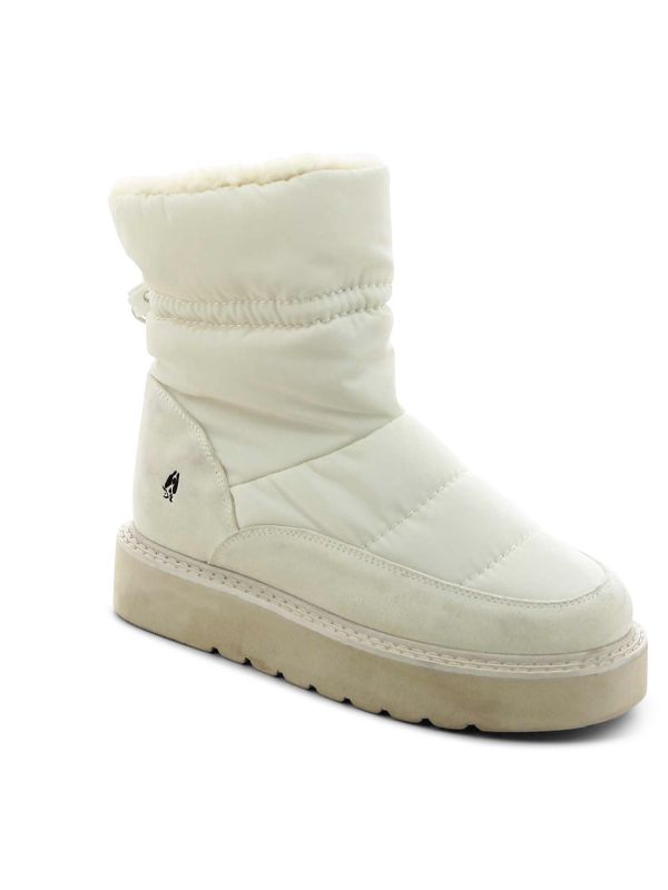 מגפונים אופנתיים במראה ניילון