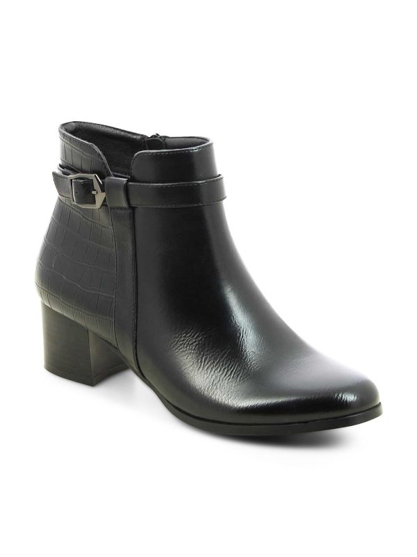 מגפוני עקב עם רצועות