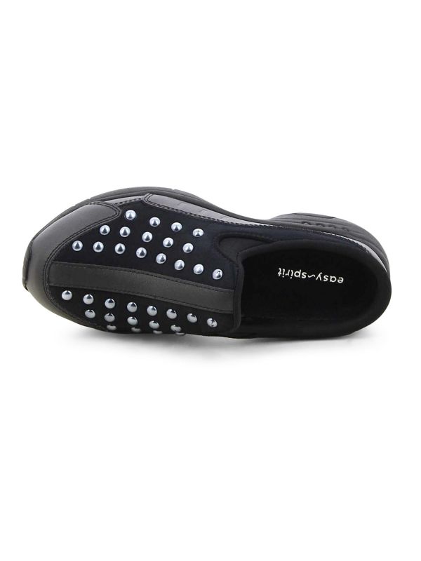 כפכפי נוחות עם ניטים