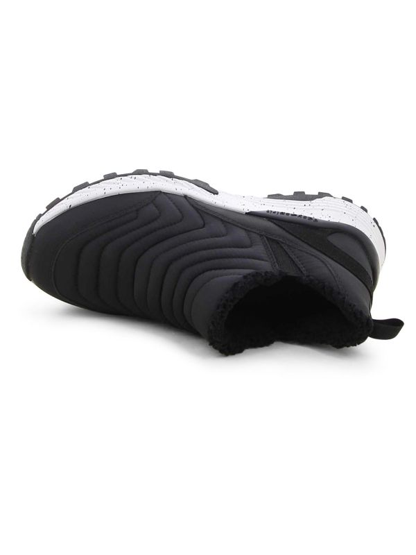 מגפונים נמוכים ספורטיביים