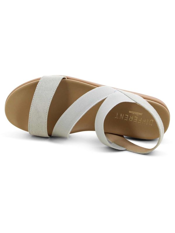 סנדלים שטוחים עם רצועות אלסטיות לנשים