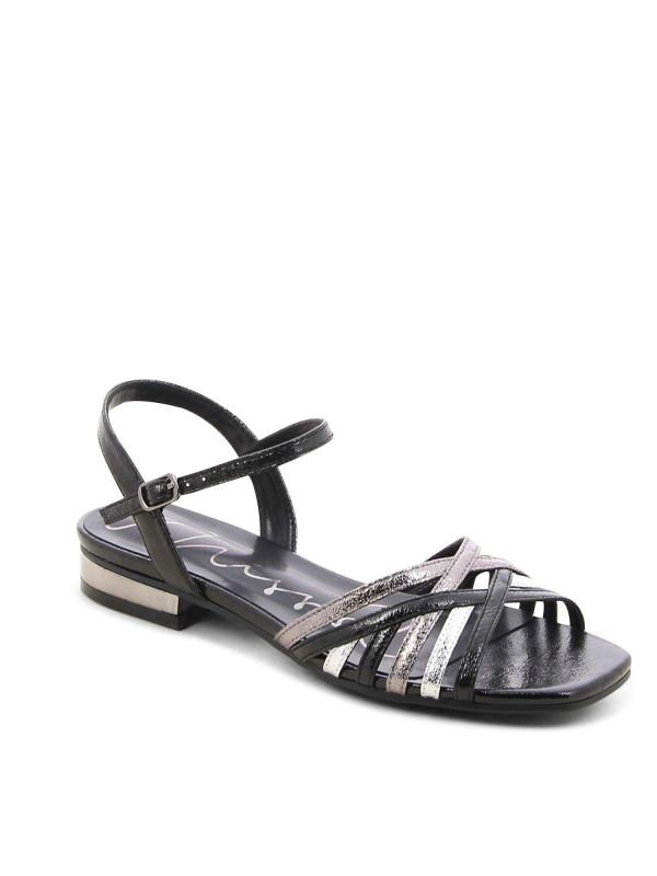 סנדלים עם רצועות בשלושה גוונים לנשים