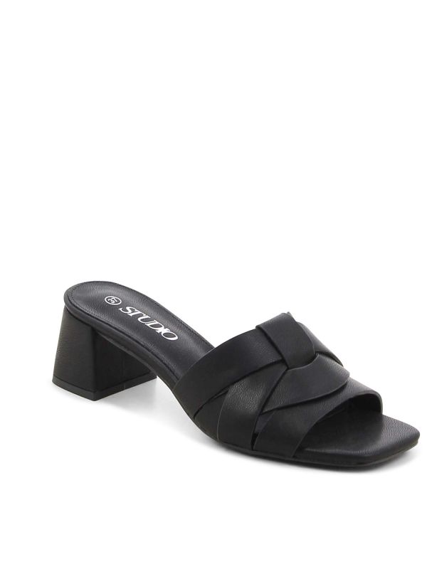 כפכפים עם עקב נמוך לנשים