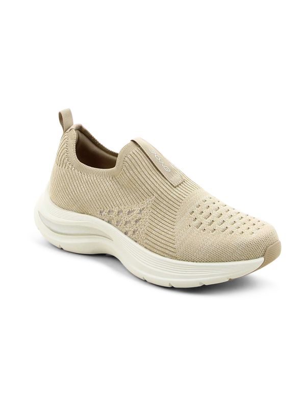 נעלי ספורט בגזרת גרב לנשים