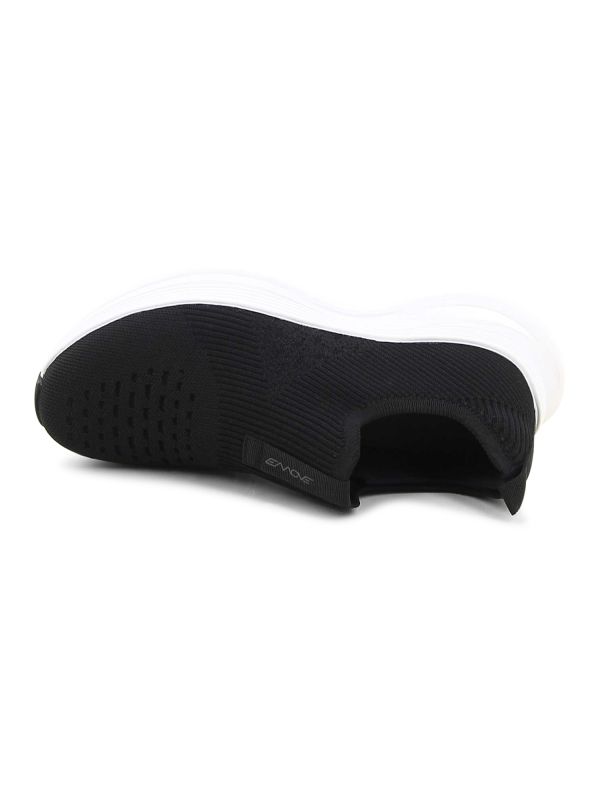 נעלי ספורט בגזרת גרב לנשים