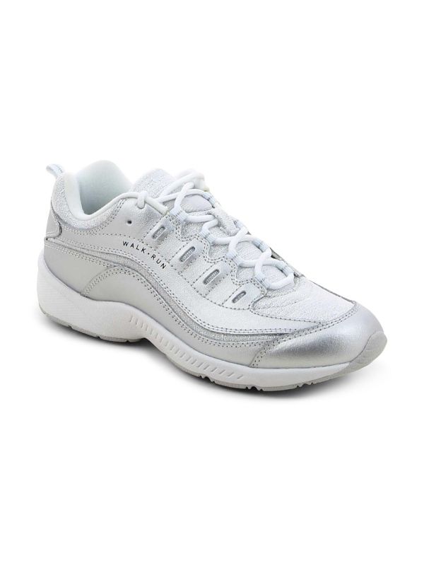 נעלי ספורט מטאליות לנשים