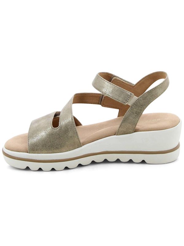 סנדלי פלטפורמה לנשים