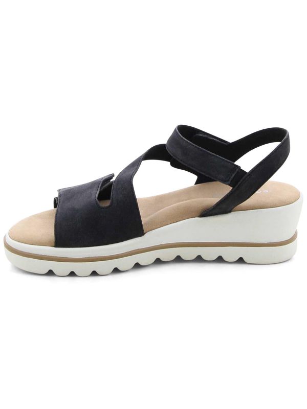 סנדלי פלטפורמה לנשים