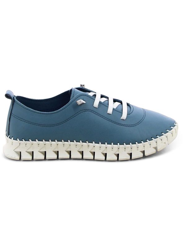 סניקרס לנשים עם סולייה מחוררת