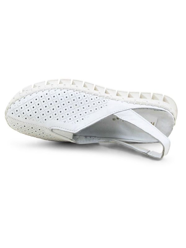 נעלי סירה עם רצועה לנשים