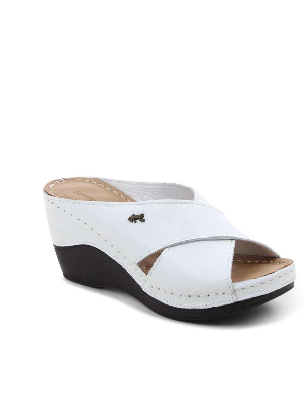 כפכפי נשים עם עקב רוקי ורצועת איקס