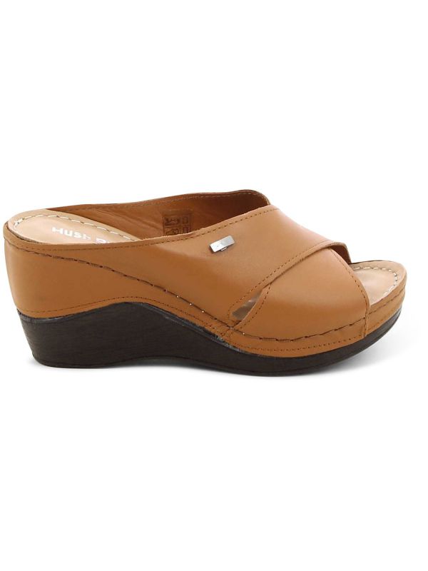 כפכפי נשים עם עקב רוקי ורצועת איקס