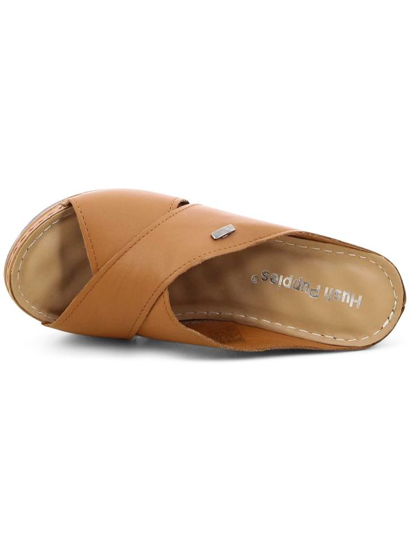 כפכפי נשים עם עקב רוקי ורצועת איקס