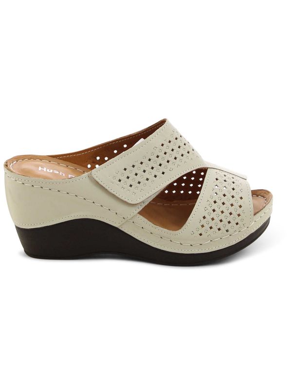 כפכפי נשים עם עקב רוקי ורצועה מחוררת