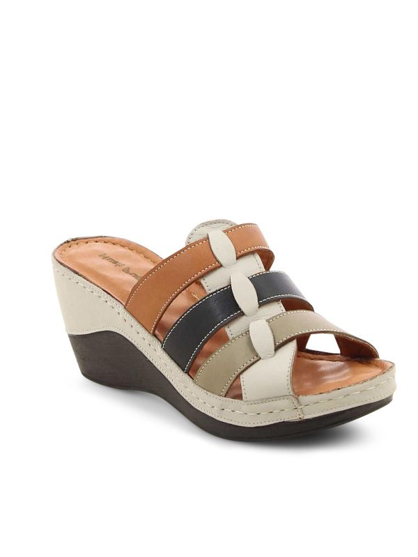 כפכפי נשים עם עקב רוקי ורצועות