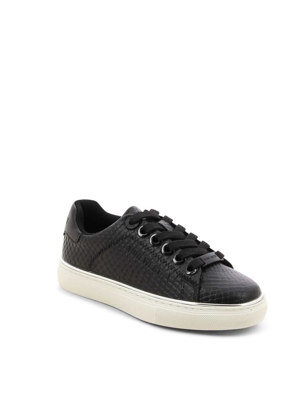 נעלי סניקרס עם עיטור כסף לנשים