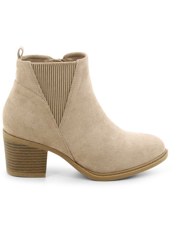 מגפוני צ’לסי עם עקב לנשים