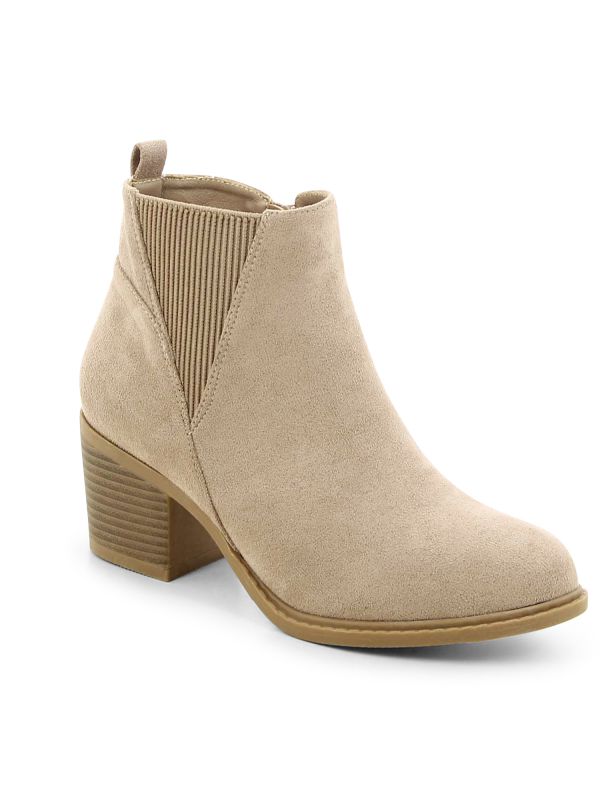 מגפוני צ’לסי עם עקב לנשים