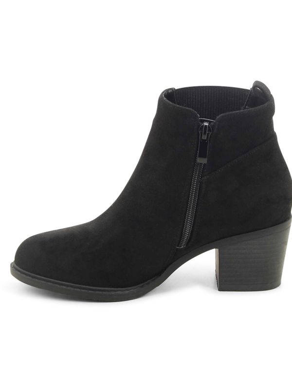 מגפוני צ’לסי עם עקב לנשים