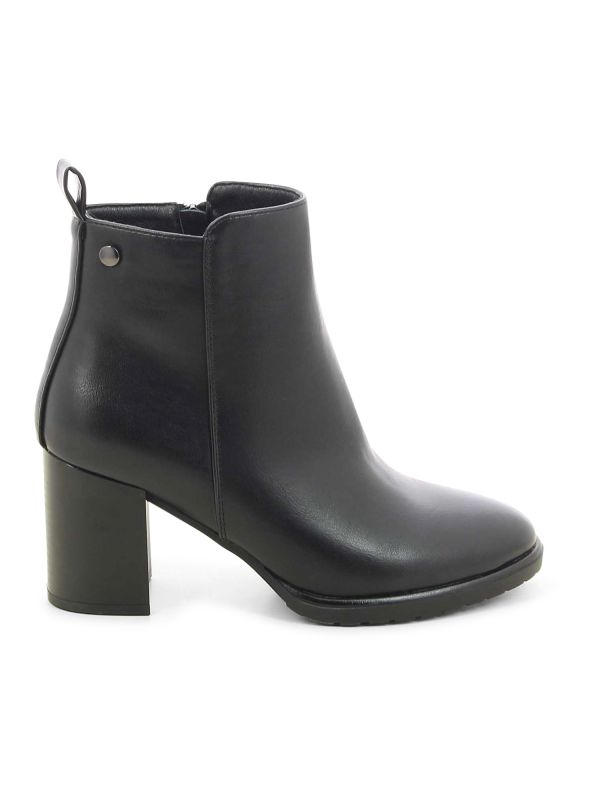 מגפוני נשים אלגנטיים עם עקב גבוה