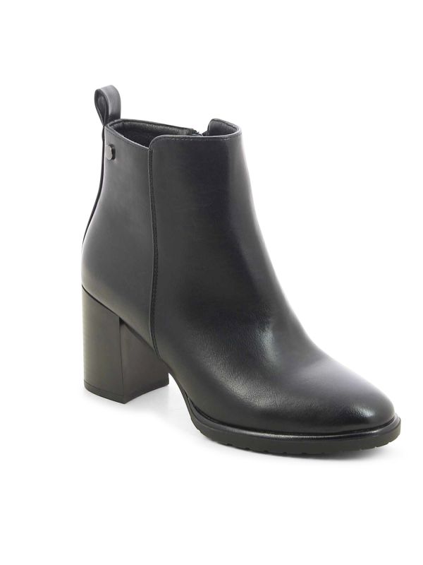 מגפוני נשים אלגנטיים עם עקב גבוה