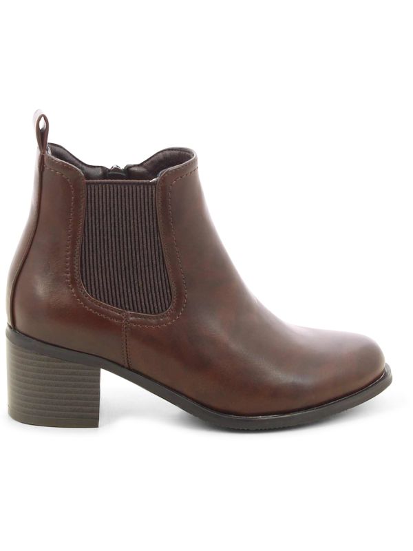 מגפוני צ’לסי עם עקב לנשים