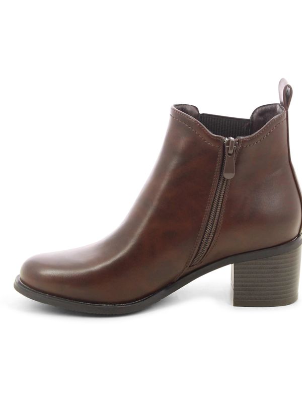 מגפוני צ’לסי עם עקב לנשים