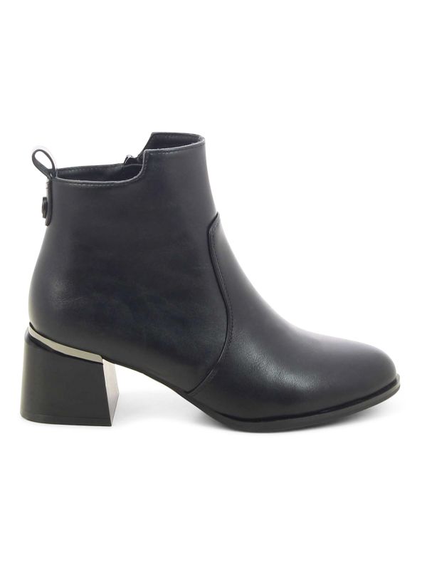 מגפוני עקב קלאסיים עם עקב מעוטר לנשים