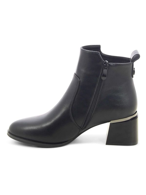 מגפוני עקב קלאסיים עם עקב מעוטר לנשים