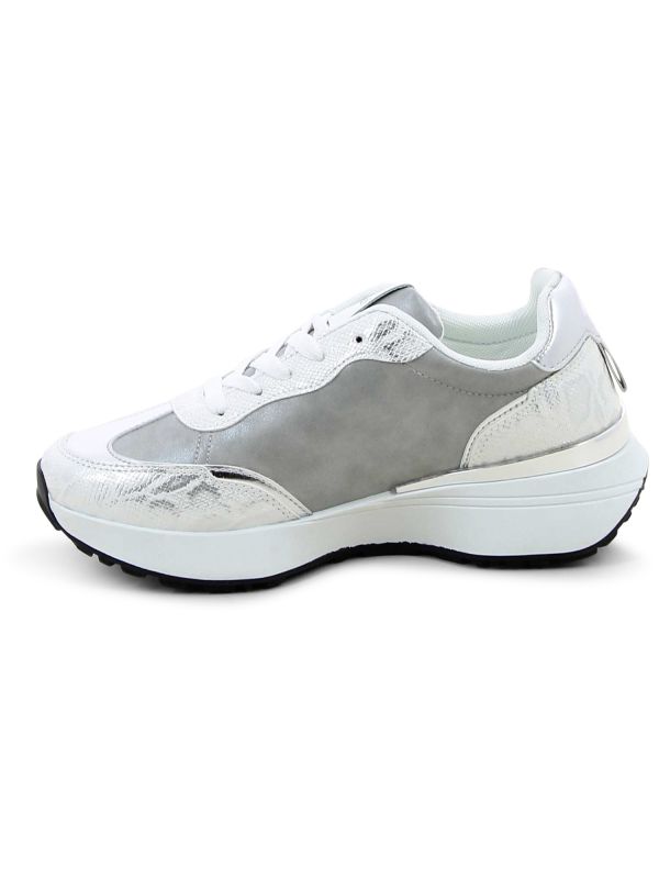 נעלי סניקרס דוגמת נחש לנשים