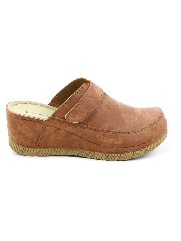 כפכפי נשים עם עקב רוקי גבוה